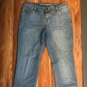 Old Navy cropped ankle light wash 🤩CURVY🤩